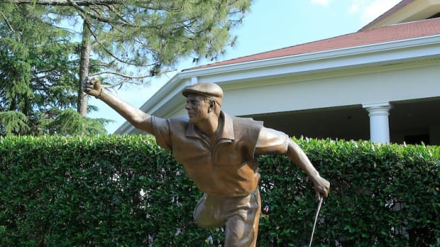 payne.stewart.statue.jpg